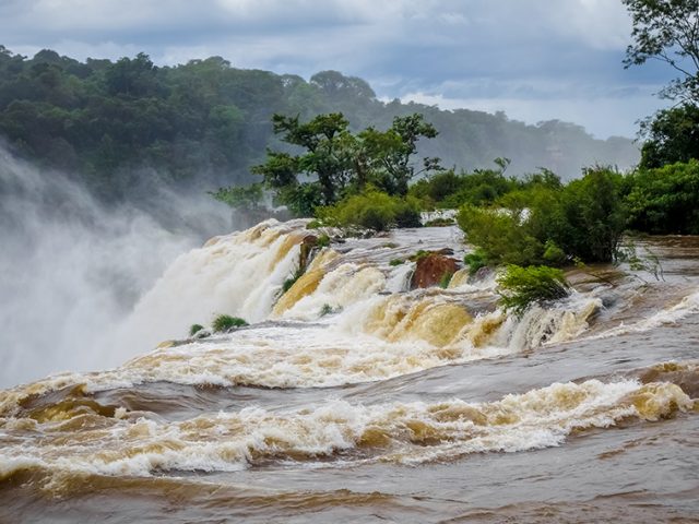 Travel guide to visiting Iguazu Falls